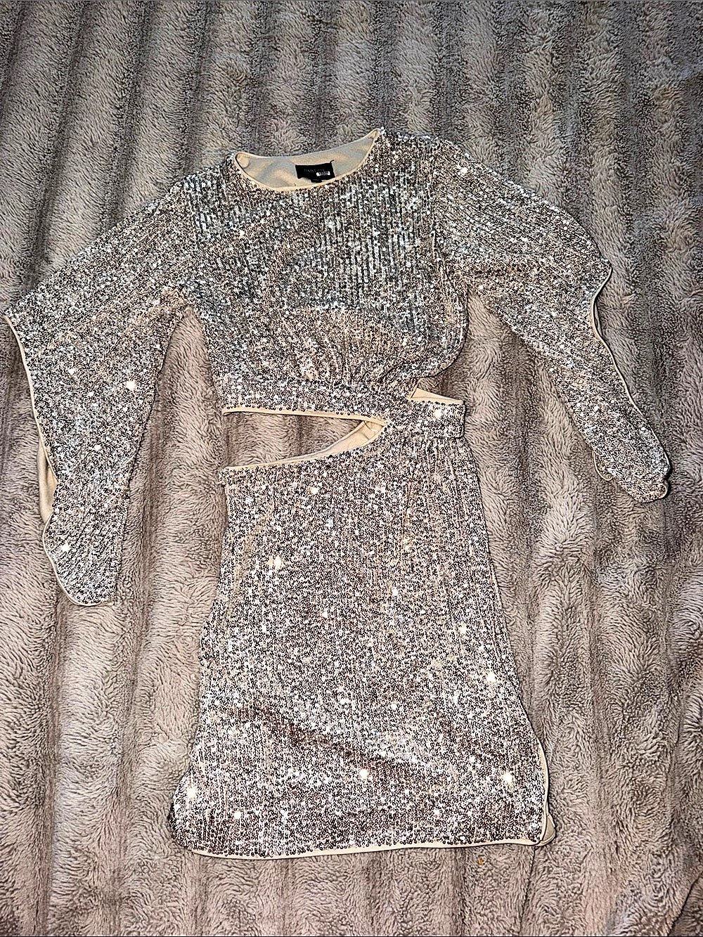 Bardot Alessandra Cutout Sequin Mini Dress in Gold Size - Picture 5 of 5